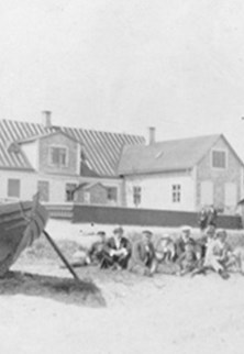 Bild på hotellet och stranden från 1898